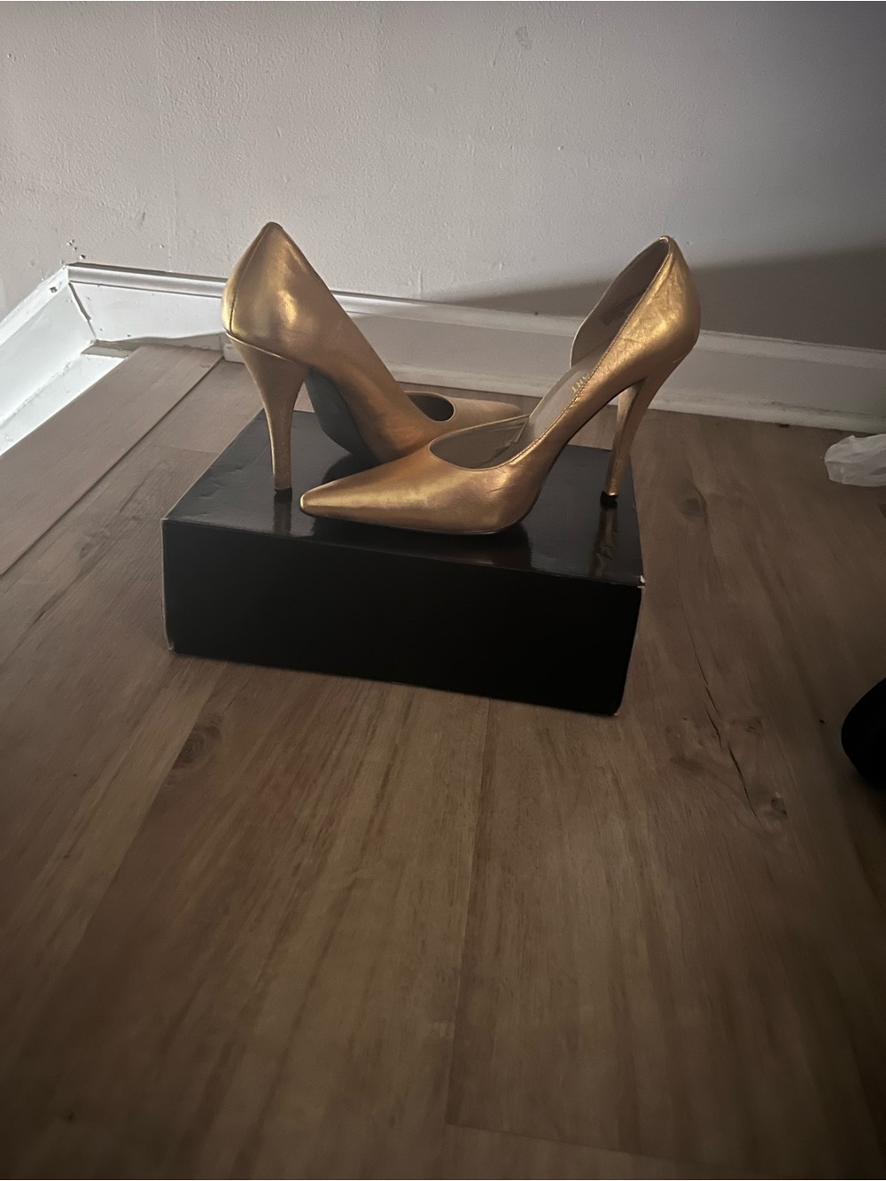 Colin Stuart Metallic Gold Pointed-Toe Stiletto Heels